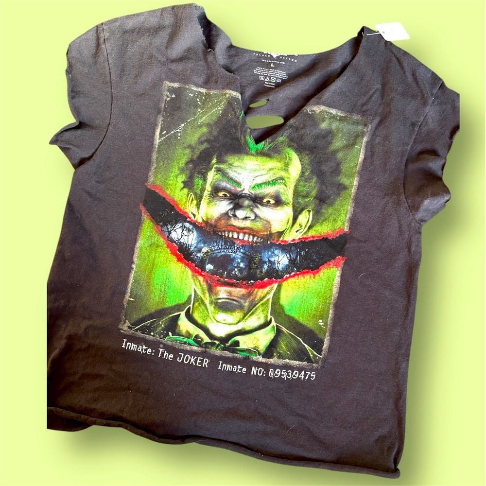“Upcycled Batman Joker T-Shirt - LG | Sustainable DC Comics Fan Tee”